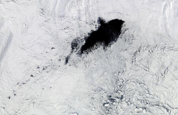 大气河流有助于在南极海冰上形成巨大的洞