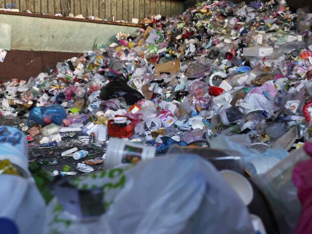 台湾的局势遏制措施导致食品包装垃圾激增