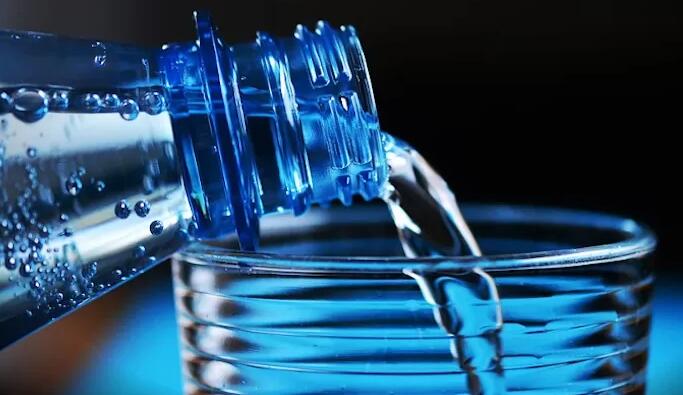瓶装水对环境的影响比自来水高3500倍