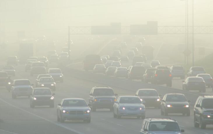 由于汽车空气污染严重 发展中国家付出了高昂的经济和健康成本