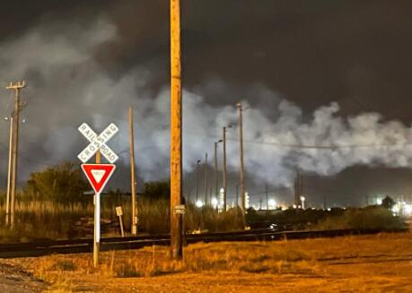 亚瑟港居民呼吁对德克萨斯州如何处理其社区的空气污染进行民权调查