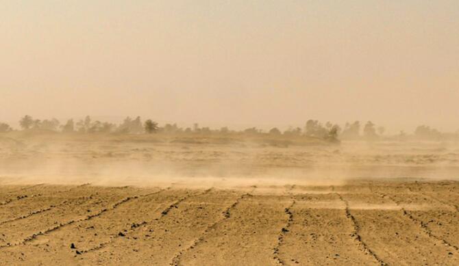 2021年华北地区为何出现超级沙尘暴？