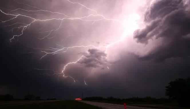 在古代的地球上从来没有下雨过但下过倾盆大雨