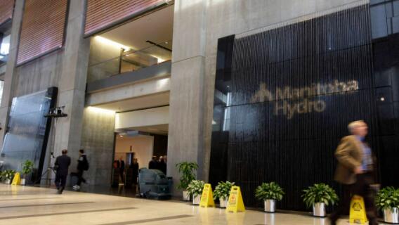 Manitoba Hydro Place不仅对公用事业的能源账单很友好而且对在那里工作的人来说也很舒服