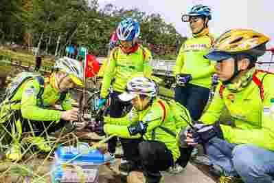 深圳600名骑手新年骑行 “护水骑兵”助力绿色中国