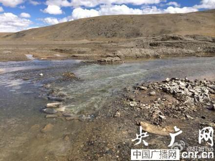 昆仑山口河流污染原因查明:输油管破裂致油污泄露